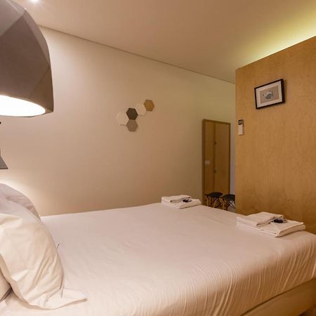 Orm - Almada Balcony Apartment Porto Bagian luar foto