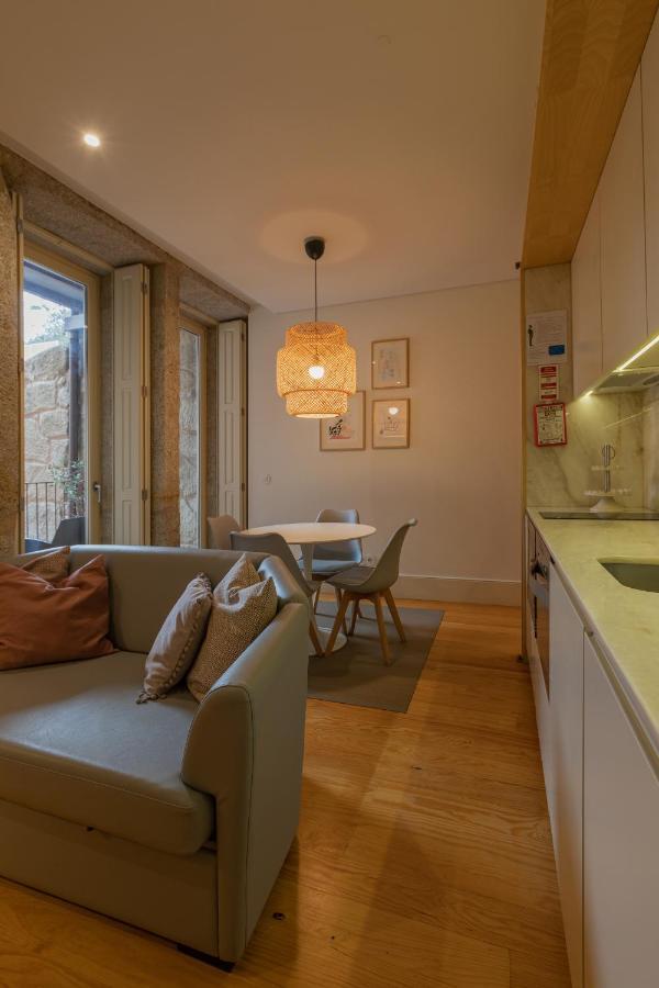 Orm - Almada Balcony Apartment Porto Bagian luar foto
