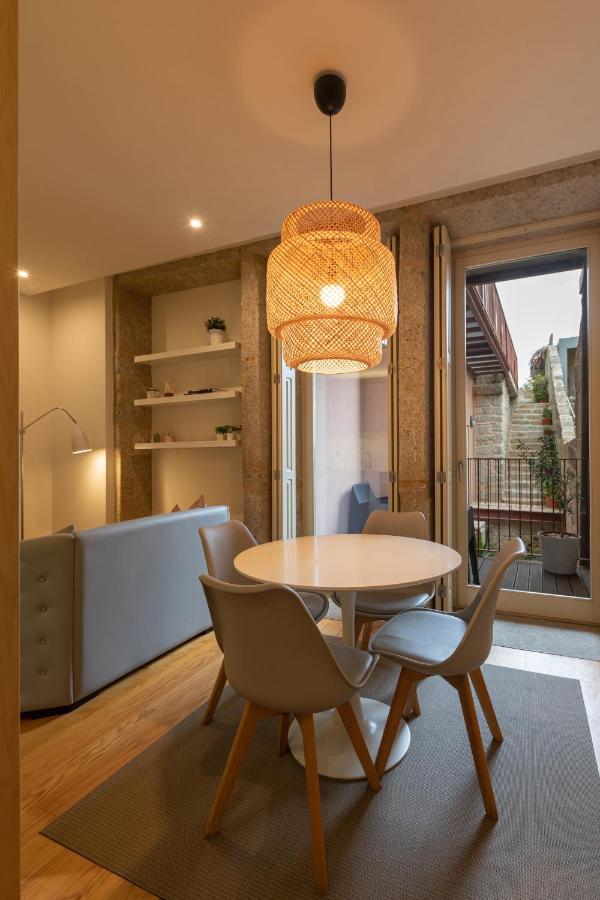 Orm - Almada Balcony Apartment Porto Bagian luar foto