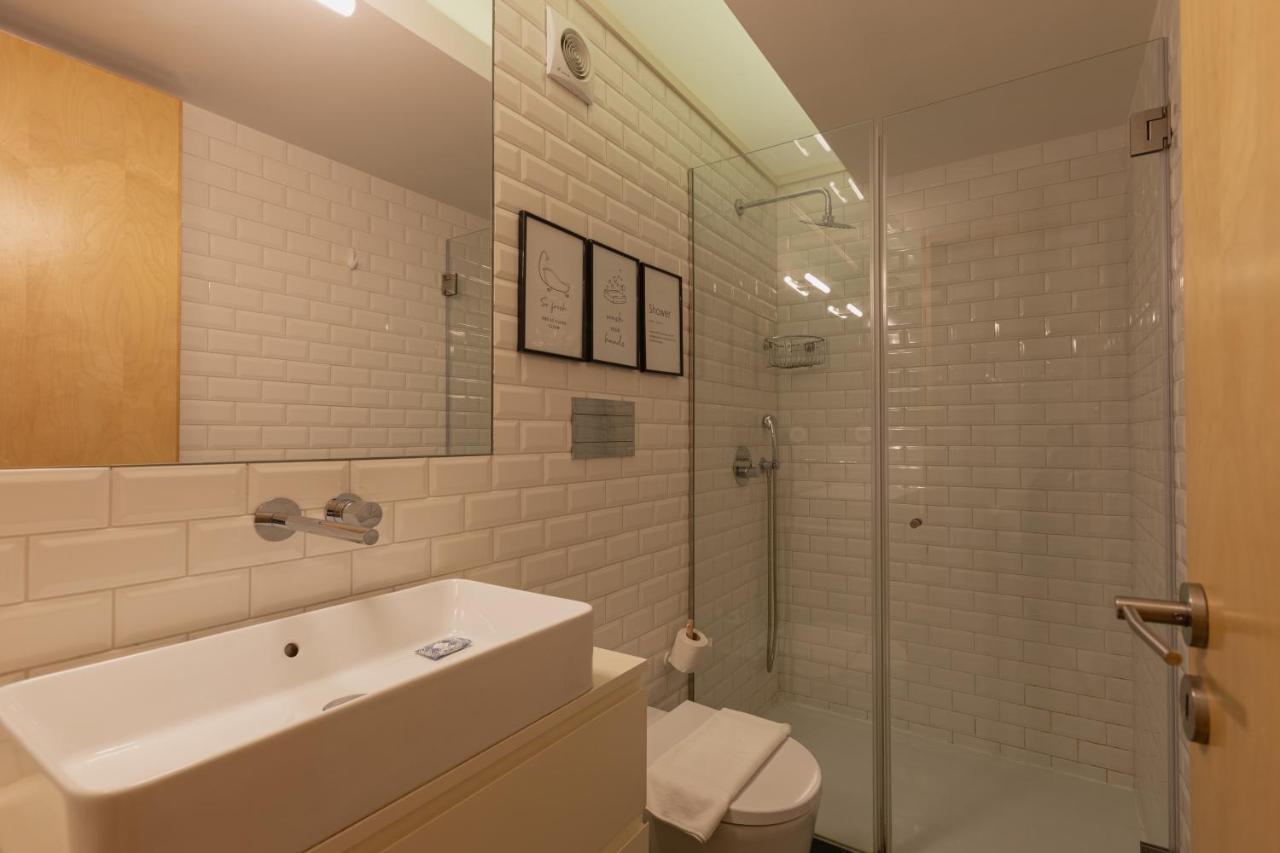 Orm - Almada Balcony Apartment Porto Bagian luar foto